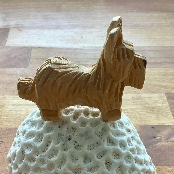 SOLD - Vintage Handcarved Wooden Dog - Picture 3 of 6